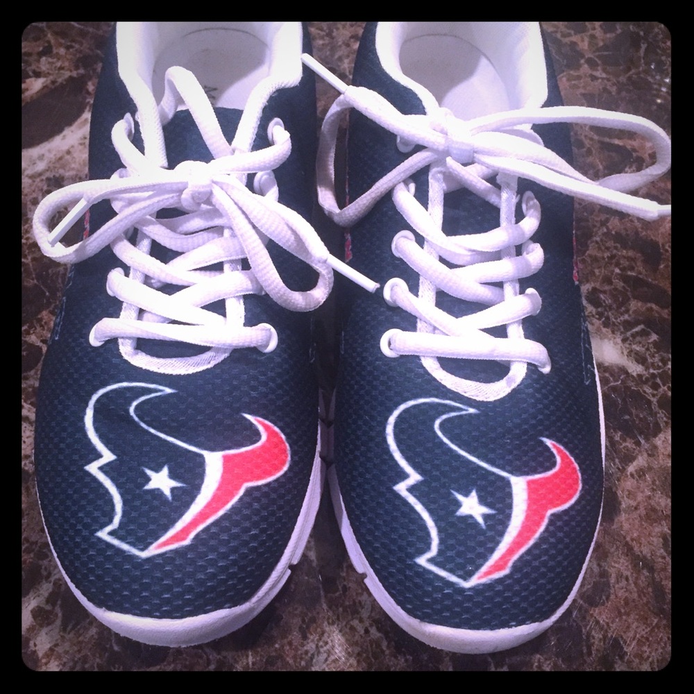 Male size/5  Female size /7